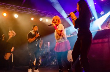 Keywords: Jo Omeara;Hannah Spearritt;S Club 3;Reunion;Bradley McIntosh;Tina Barrett