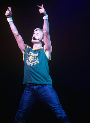 Keywords: Jon Lee;Tour
